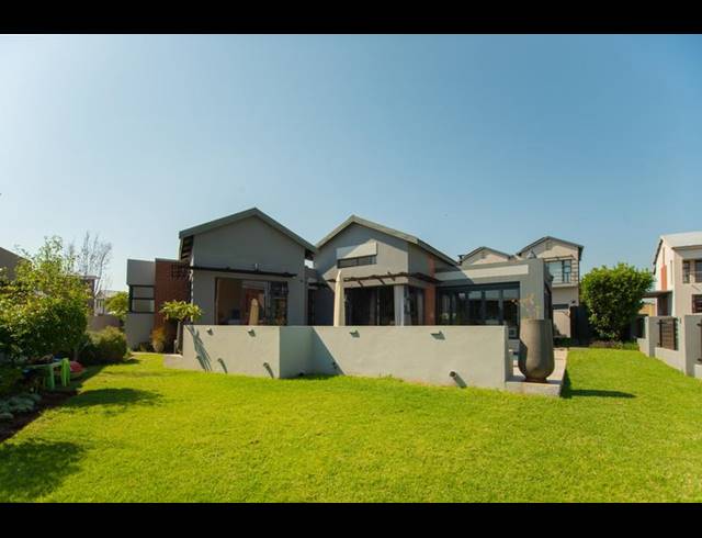 3 BEDROOM HOUSE FOR SALE IN COPPERLEAF ESTATE